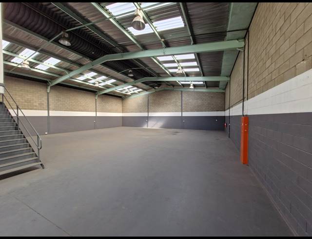 504M² WAREHOUSE TO LET IN WADEVILLE
